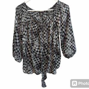 NINETY CLOTHING CO women's blouse knot black gray pattern size Medium w-011